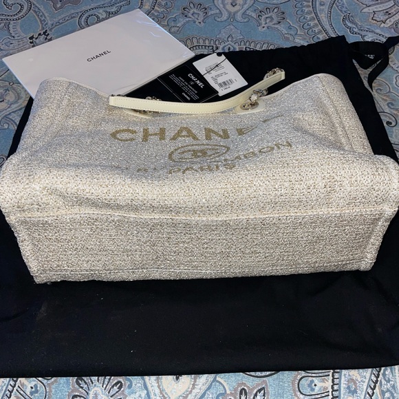 Chanel Ivory & Gold Large Tote - Picture 2 of 9